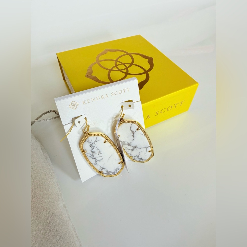 Kendra Scott Marble and Gold Danielle Earrings - Picture 3 of 5